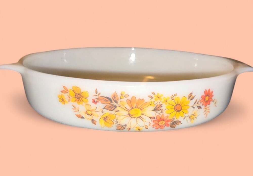Vintage Anchor Hocking Fire-King Autumn Daisies Round Casserole Dish 9 inch
